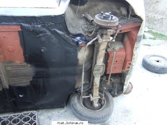 AM FIAAAATTTTTTT , acum la treaba:D - partea de sus era `partea buna` care statuse in - Club Fiat 850