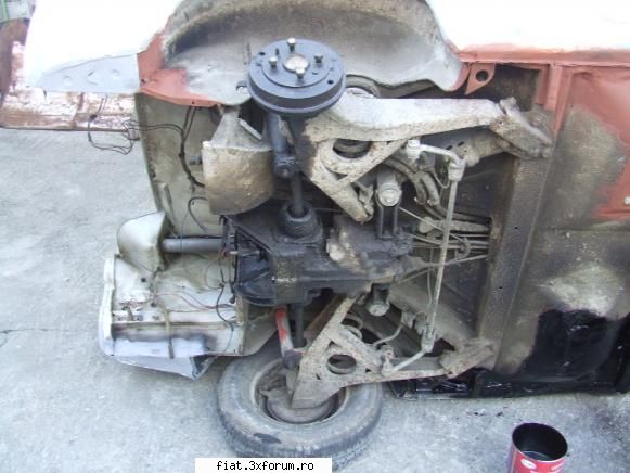 AM FIAAAATTTTTTT , acum la treaba:D - aici se vede putin cum e reconstruita partea din - Club Fiat 850