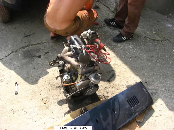 AM FIAAAATTTTTTT , acum la treaba:D - am pus motorul aproape total, toate geamurile - Club Fiat 850