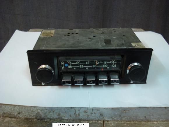 Aparat radio Blaupunkt - Radio auto Blaupunkt Karlsruhe. Ii lipseste - Anunturi