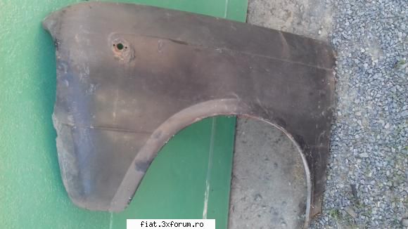 Aripa Fiat 850 - Vand o aripa stanga pentru Fiat 850, e in stare - Bursa