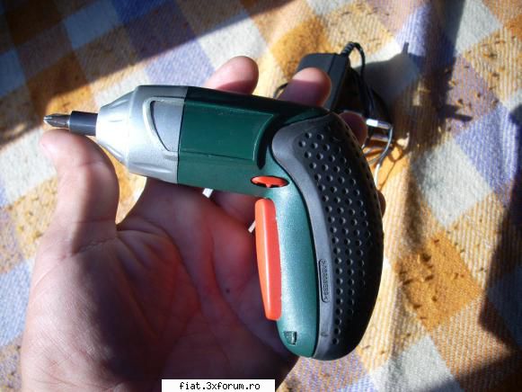 BOSCH - surubelnita electrica - De vanzare o micuta surubelnita electrica BOSCH - Anunturi