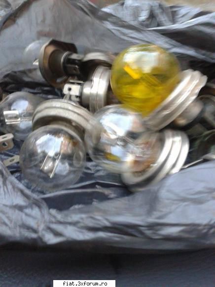 Becuri fiat 850 - Becuri fiat 850 noi si sh stare buna 20 ron buc - Bursa