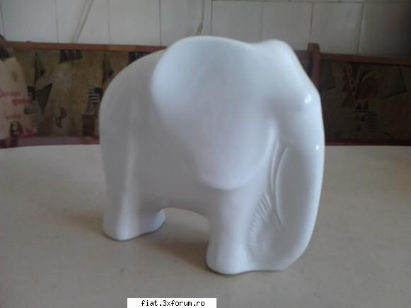 Bibelouri portelan epoca ceausista. - Bibelou portelan elefant din anii 75'.Astept - Classic corner