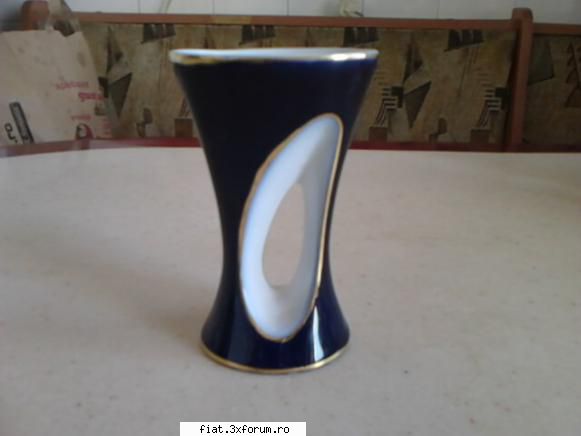 Bibelouri portelan epoca ceausista. - Mini vaza portelan-cobalt fabricata la Portelanul - Classic corner