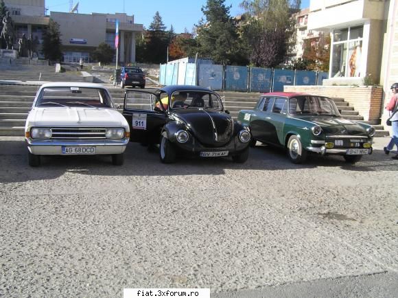 Brasov Clasic Rally 2010 - parcati in Sf. Gheorghe pentru a lua pranzul - Classic corner