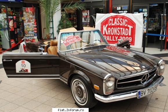 Bucharest Classci Car Show - AUTOMOBILIA - Classic corner