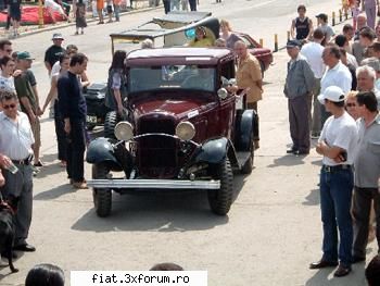 Camioane vechi din Romania - Mai ramane si un Ford - nu stiu daca e camion sau - Classic corner