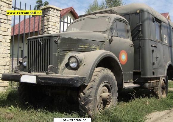 Camioane vechi din Romania - in Retromobil mai este un GAZ63, si un 51 cred - Classic corner