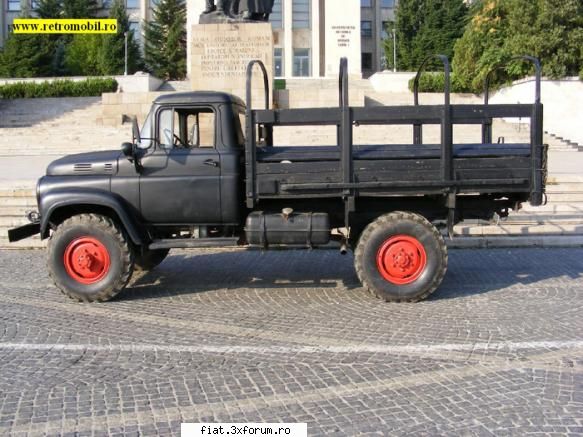 Camioane vechi din Romania - In RCR sunt mai multe camioane , uzina din BV - Classic corner