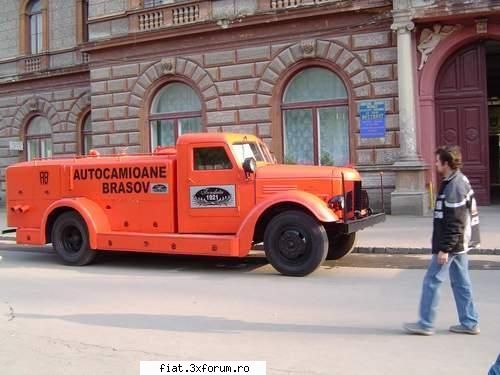 Camioane vechi din Romania - SR 101, masina a fost incendiata inainte de 89 la - Classic corner