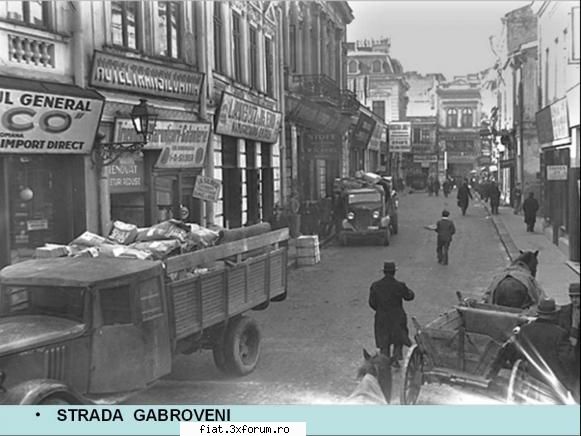 Camioane vechi din Romania - doua camioane pe str.Gabroveni anii 1930 - Classic corner