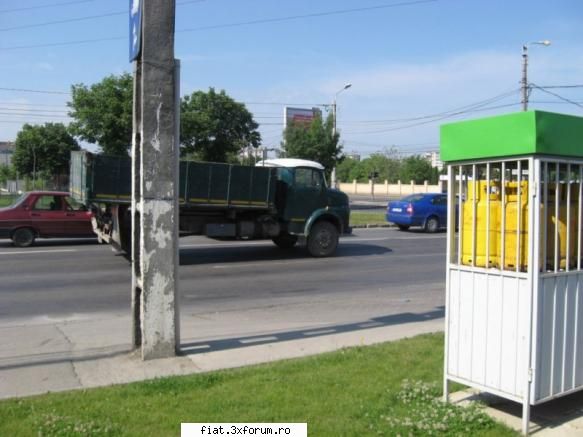 Camioane vechi din Romania - in timisoara... nu stiu ce marca e dar sigur e - Classic corner