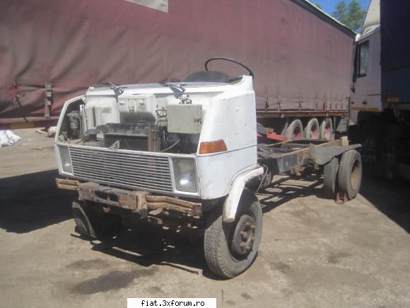 Camioane vechi din Romania - o parte dintr-un Hanomag - Classic corner