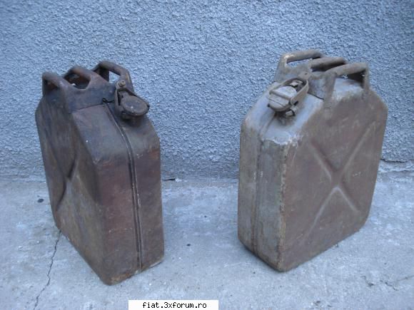 Canistre metalice - Celelalte 2 bucati, model diferit, dar tot de 20 - Anunturi