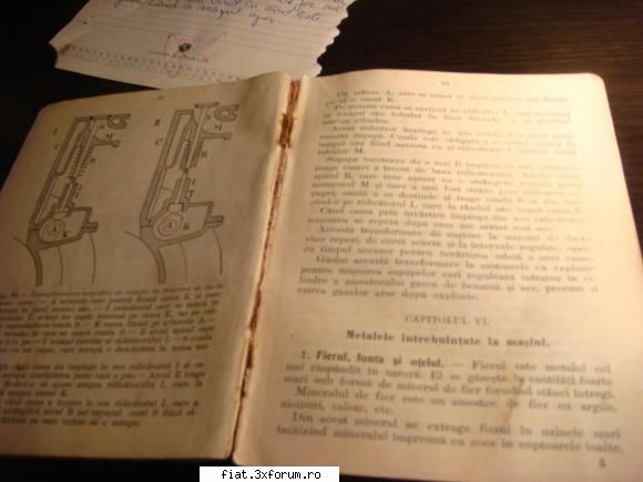 Carti auto vechi - dezlipita pe mijloc - Anunturi
