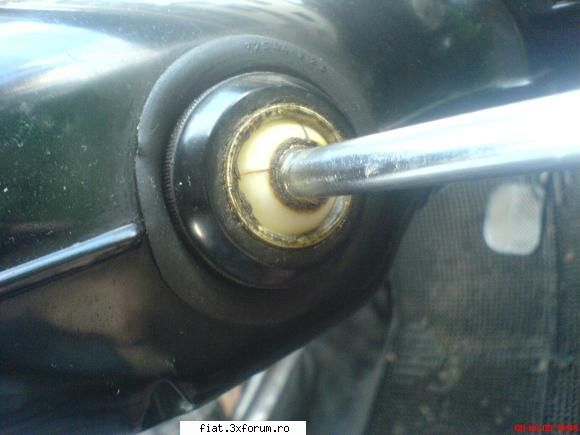 Cateva intrebari de noob, recunosc. (Fiat 1300) - Asta asa trebuie sa fie? - Club Fiat 1300&1500