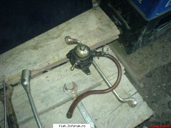 Cateva intrebari de noob, recunosc. (Fiat 1300) - Este asta pompa de benzina originala? - Club Fiat 1300&1500