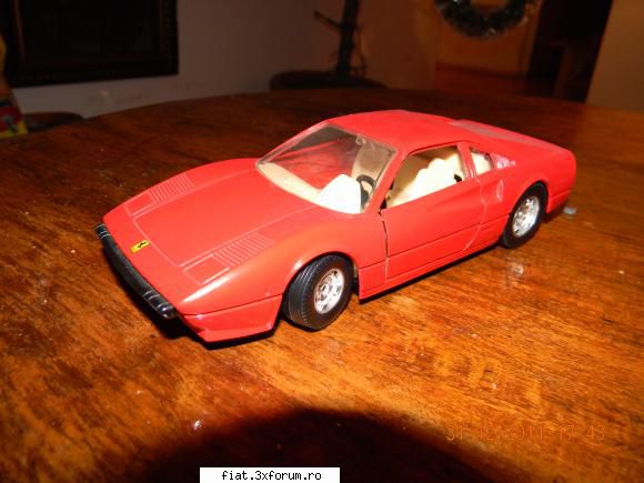 ferrari 308 bburago. este pe drum si 512 bb prin unui din cluj. colectia lucas