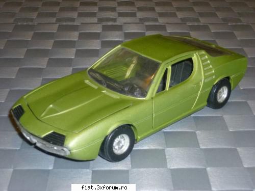 Colectia Lucas - si ultima Bburago Alfa Romeo Montreal superba si - Classic corner