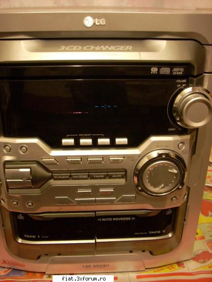 Combina LG - Vand combina LG LM-M340 Functii: Tuner, AUX - Anunturi
