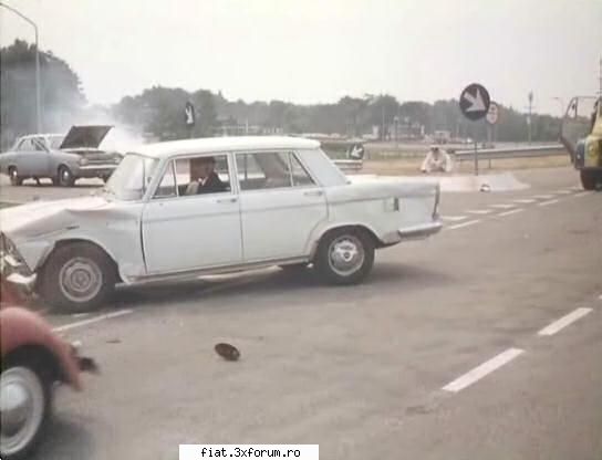Cronica neagra de acum si de atunci - Fiat 1800..secventa luata dintr-un film - Discutii libere