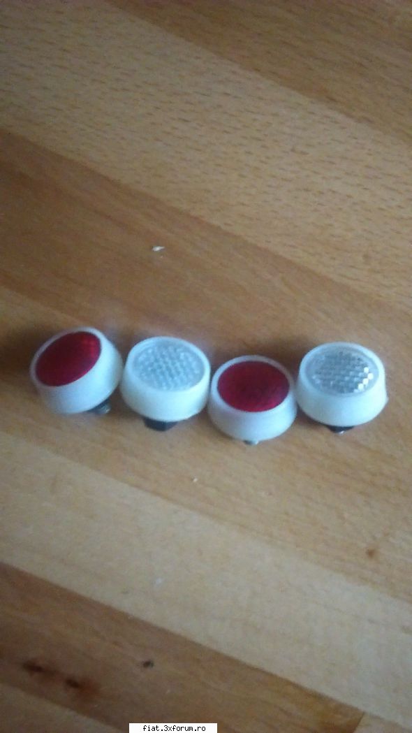 Cumpar accesorii/piese SR 132 M - Ochii de pisica pt suport numar noi - Bursa
