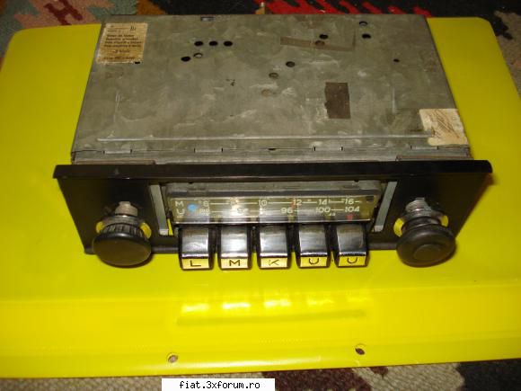 Cumpar fata radio auto - mhoria - Anunturi