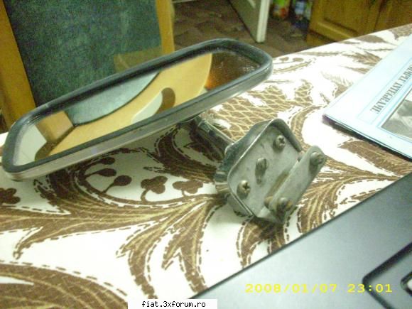 Cumpar piese de Fiat 600 - suportul de prindere pe masina nu arata chiar ok - Bursa