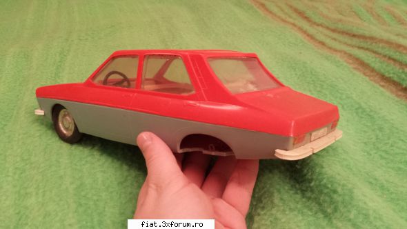 Cumpar roata pentru Jucarie Dacia 1300 ca cea din poza - Lipsesc si tampoanele de pe bara - Classic corner