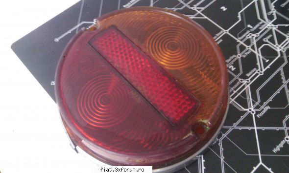 Cumpar stop Fiat 850 - Asta e probabil ca nuanta sa difere un pic cand e - Bursa