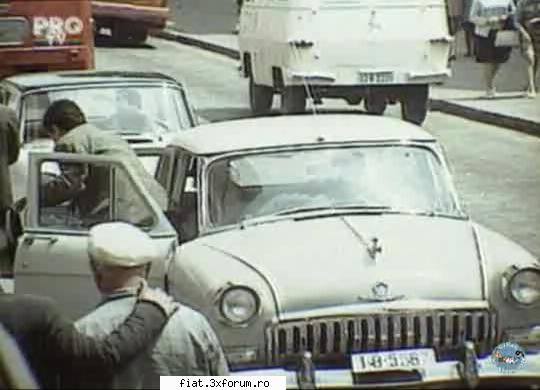 Din cutia cu amintiri partea 1-a - Acuma o serie cu Volga gri in prim plan, si niste - Classic corner
