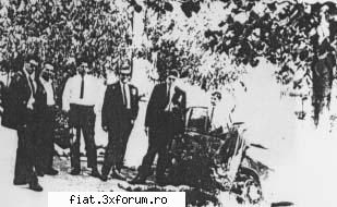 Din cutia cu amintiri partea 1-a - Tecuci, 1968: foarte neclar se vede un Wartburg - Classic corner