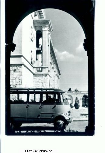 Din cutia cu amintiri partea 1-a - Microbuz Mercedes folosit pe litoral in anii 60 - Classic corner
