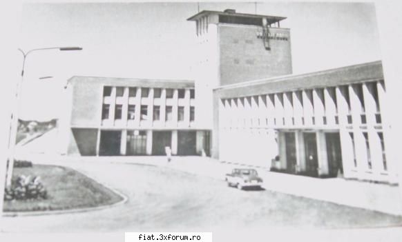 Din cutia cu amintiri partea 1-a - Un 407 bicolor in gara din Rosiorii de Vede - Classic corner