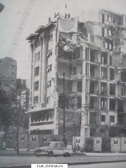 Din cutia cu amintiri partea 1-a - Anul e 1980. Inca se vad masini interesante pe - Classic corner