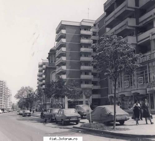 Din cutia cu amintiri partea 1-a - Bulevardul Titulescu cu o Pobeda foarte - Classic corner