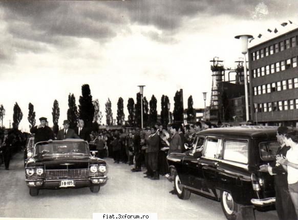 Din cutia cu amintiri partea 1-a - Cadillac .. si o Volga M22 Break - Classic corner