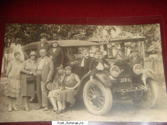 Din cutia cu amintiri partea 1-a - aceeiasi familie la cativa ani diferenta - Classic corner