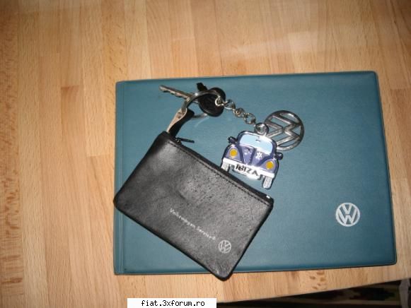Din cutia cu brosuri - si breloc de dealer VW original, dintr-o perioada - Classic corner