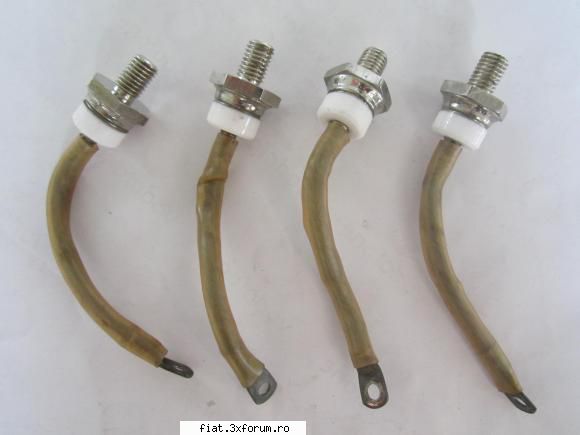 Diode de putere 355 A / 1400 V - Mai adaug 4 diode de putere mai mica . Nu stiu ce - Anunturi