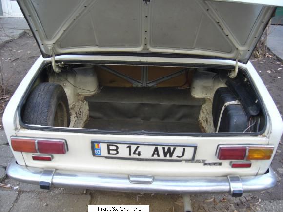 Fiat 124 - Si in partea de portbagaj asemanarea cu Lada 1200 - Masina mea
