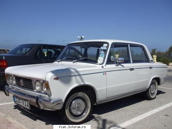 Fiat 125 vs Fiat 125S - La 125 fusta fata (zona din spatele barei de - Masina mea