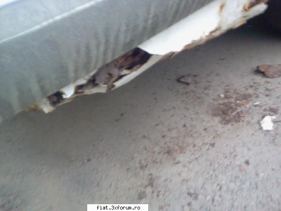 Fiat 1800 de vanzare in Bucuresti - prin altele chiar a penetrat tabla - Club Fiat 1800