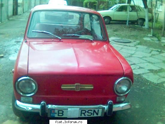 Fiat 850-rosu - fata..voi mai pune si alte poze in curand - Bursa