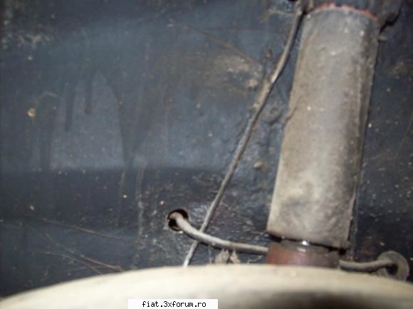 Fiat 850 - pt piese - Are rugina doar pe suprafata. Uitati sub aripa ca - Bursa