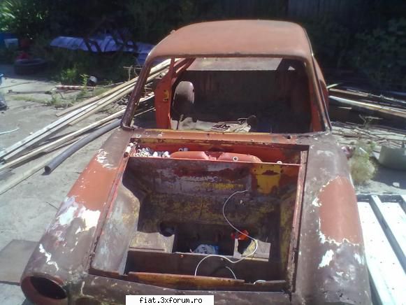 salut!
  deocamdata doar aceste poze le am... fiat 850 sport