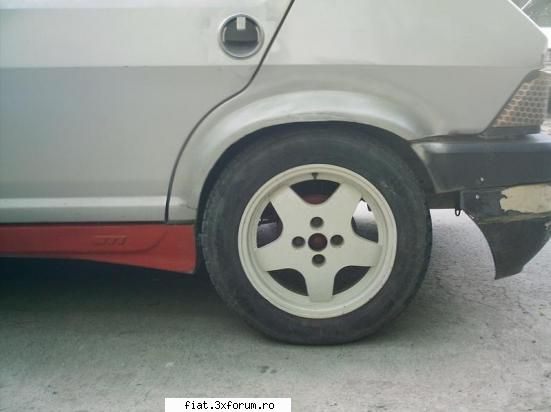 Fiat Ritmo... - Nu e prea mare lucru in poza asta dar vreau sa va - Masina mea...