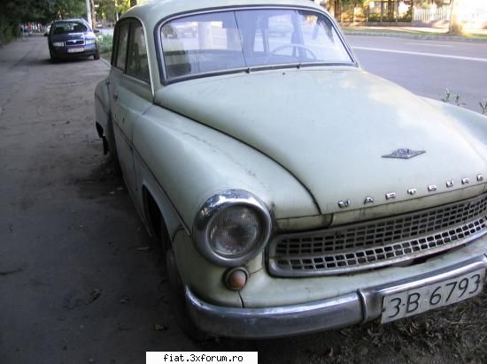 Frumuseti surprinse in trafic - de pe flickr. cu dedicatie pt usordegasit! - Classic corner