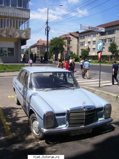 Frumuseti surprinse in trafic - o adevarata bijuterie - Classic corner